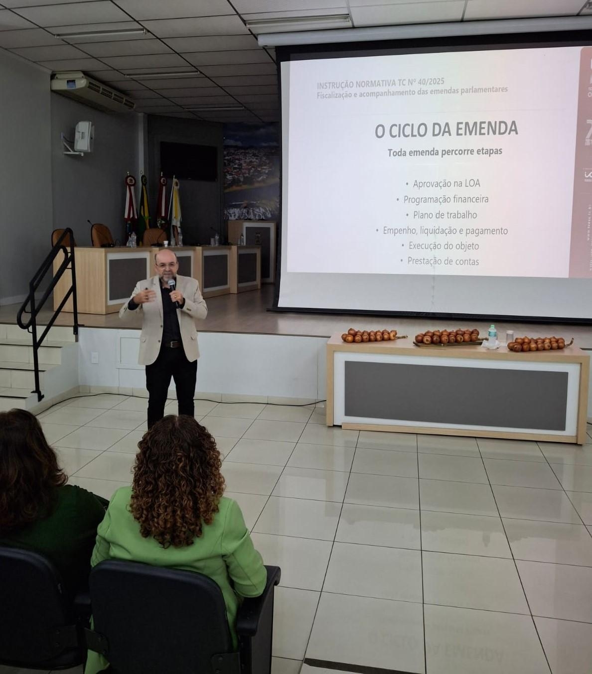 Normativas do TCE/SC são destaque em assembleia da UCAVI