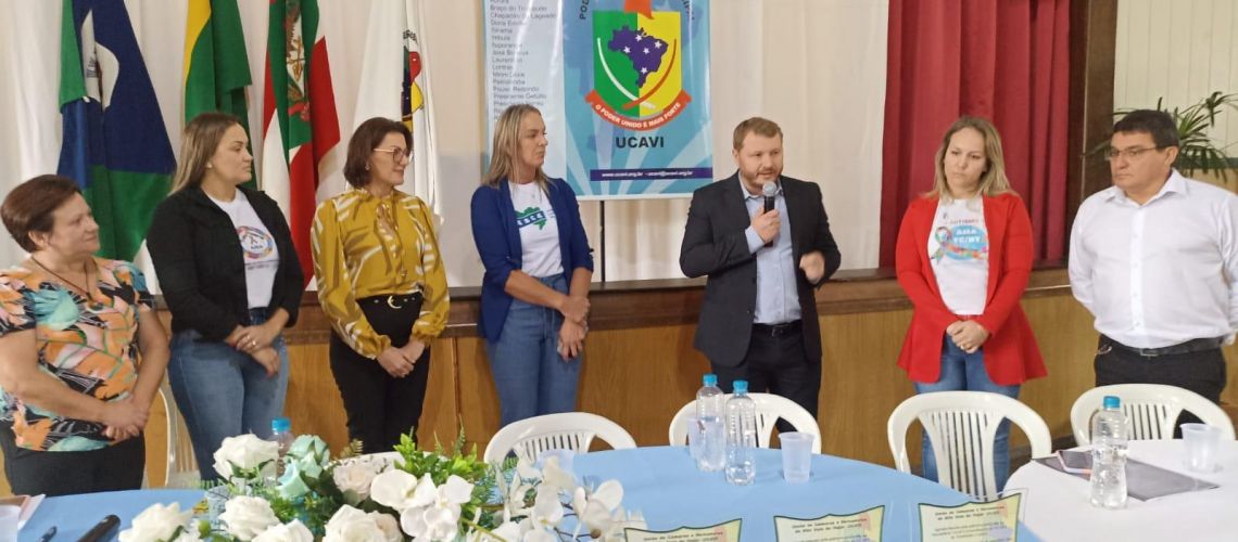 Vereadores do Alto Vale debatem autismo Vereadores do Alto Vale debatem autismo